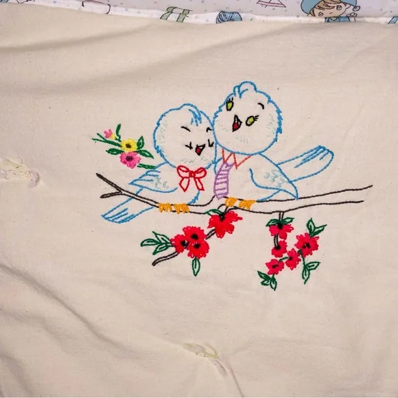 Vintage hand embroidered baby quilt with birds and animals precious moments - Picture 4 of 12